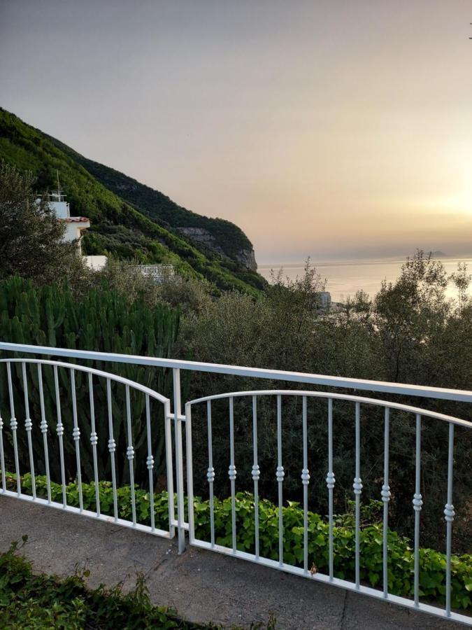 Hotel Lucia Castellammare di Stabia Buitenkant foto