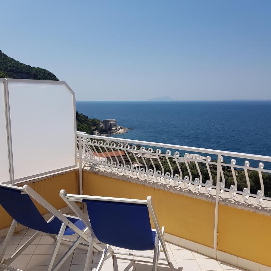 Hotel Lucia Castellammare di Stabia Buitenkant foto