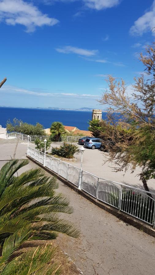 Hotel Lucia Castellammare di Stabia Buitenkant foto