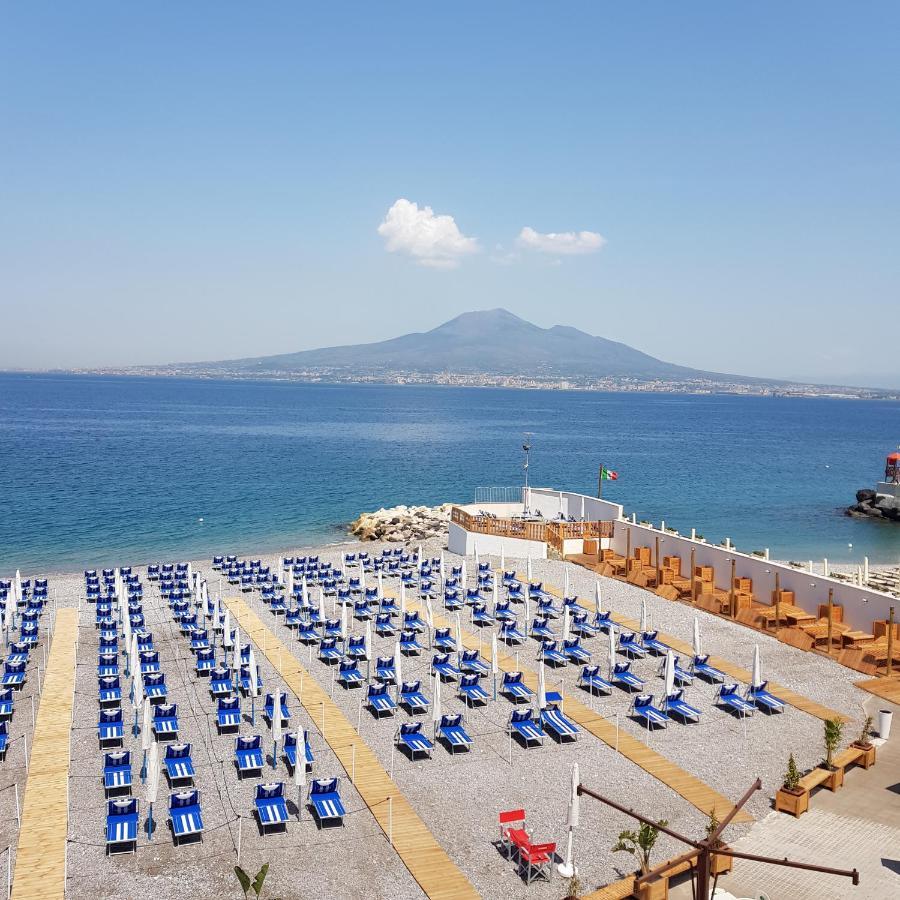 Hotel Lucia Castellammare di Stabia Buitenkant foto