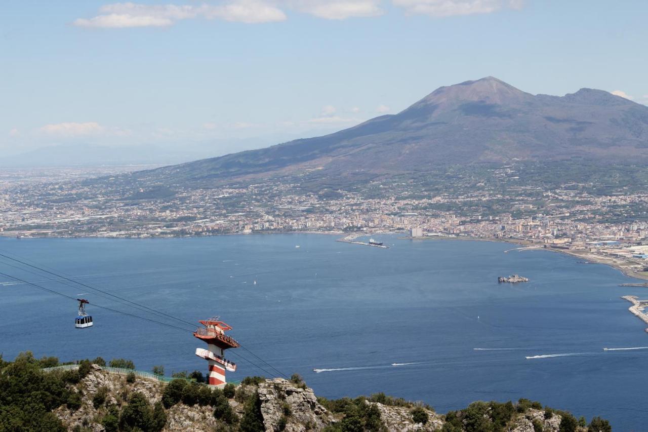 Hotel Lucia Castellammare di Stabia Buitenkant foto